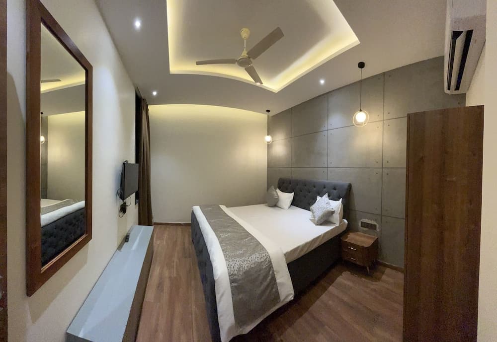 Hotel Lunar Stays