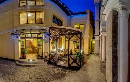 Pid Templem Hotel