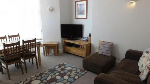Flat 1, Belmont