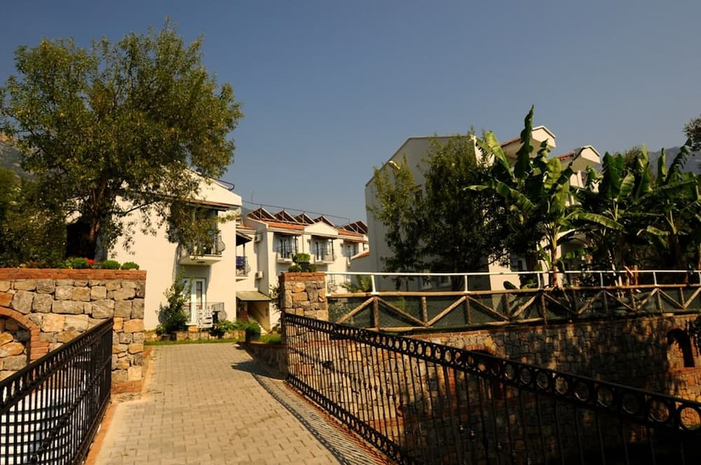 The Grand Ucel Hotel