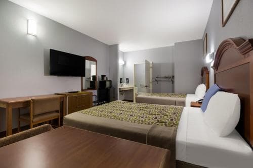 Scottish Inn & Suites