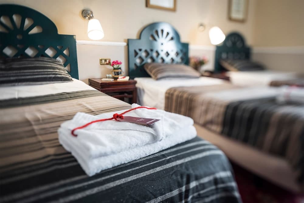 Colony Hotel