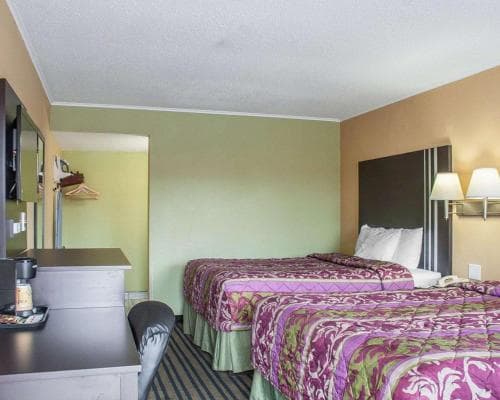 Amherst Inn & Suites