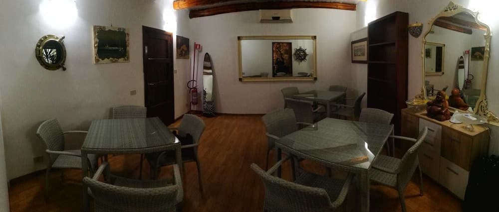 Seven Rooms