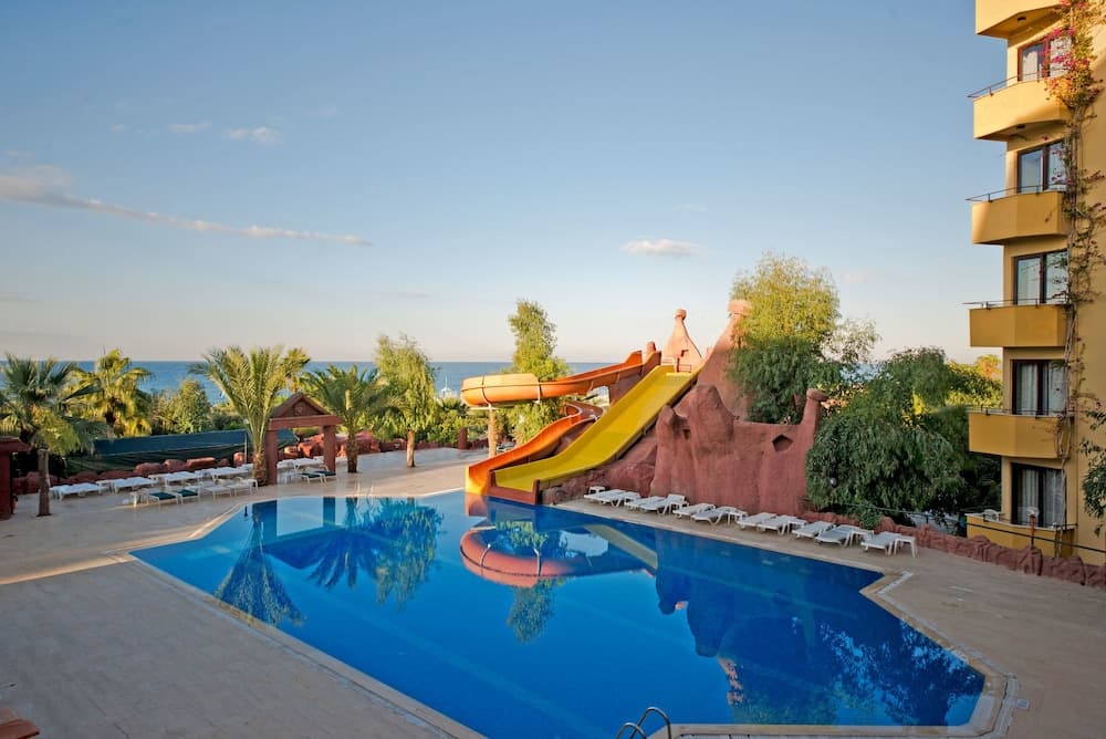 MC Mahberi Beach Hotel