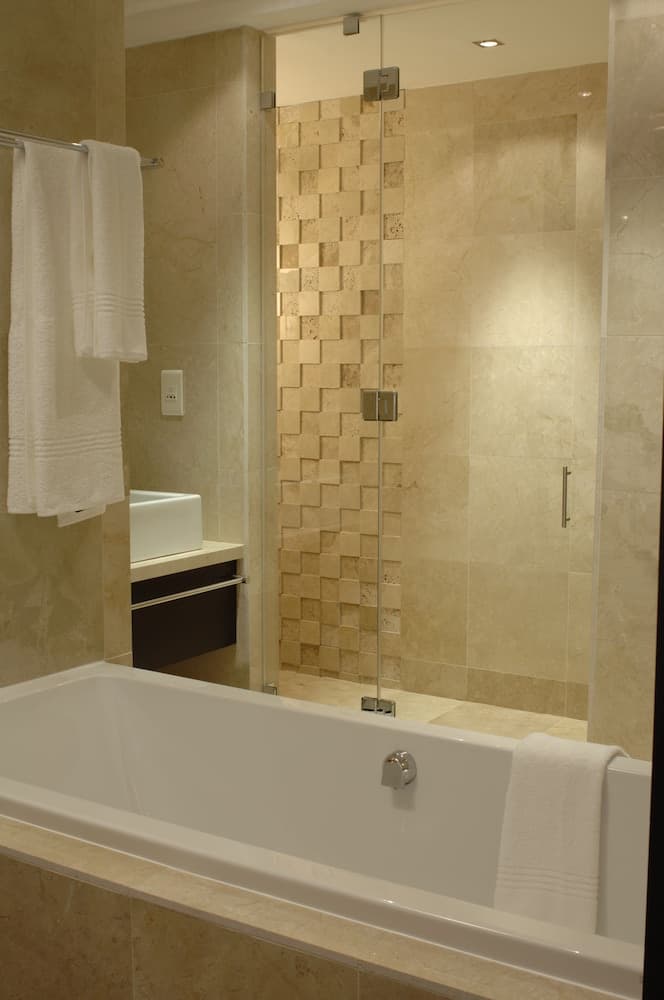 Urban Chic Boutique Hotel & Cafe