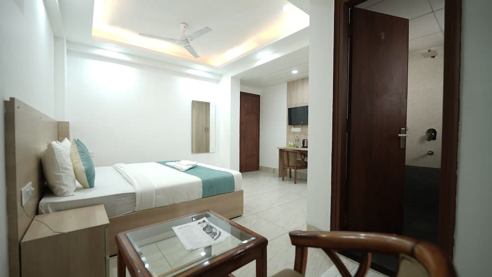 CORPORATE STAYS - GOLF COURSE ROAD