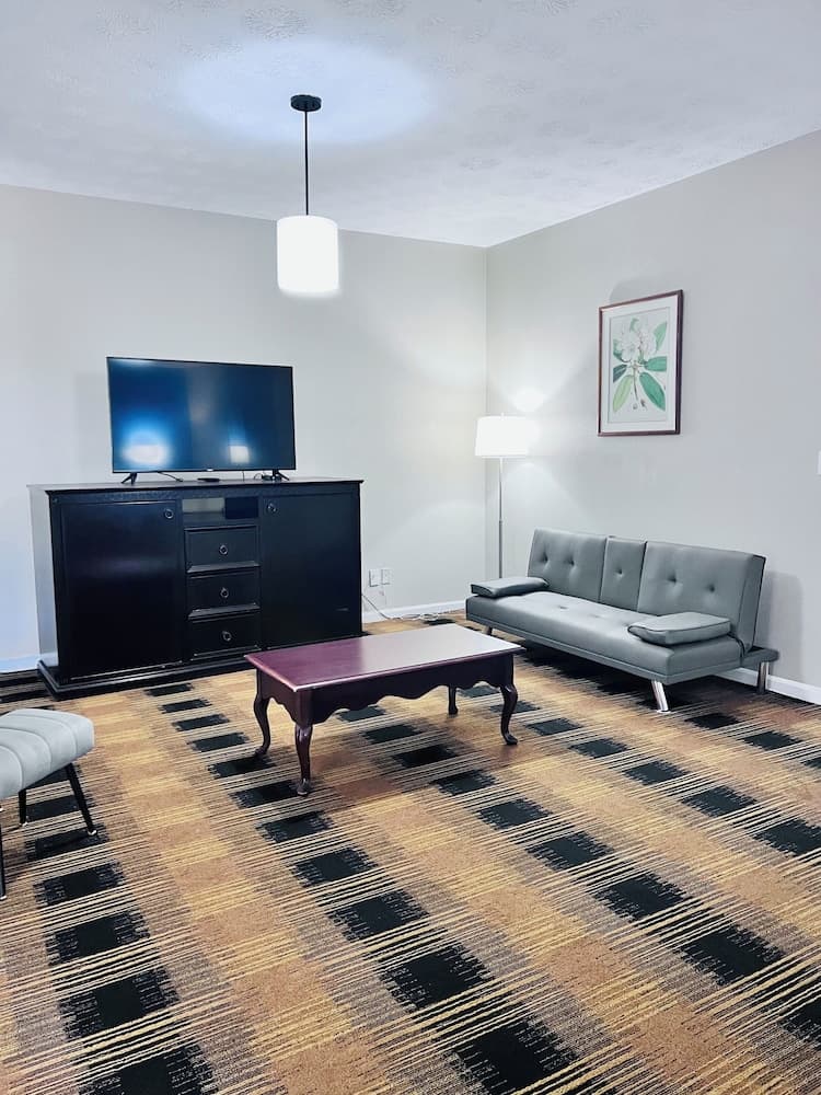 Knights Inn Dillard