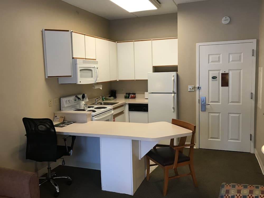 CrestHill Suites Albany