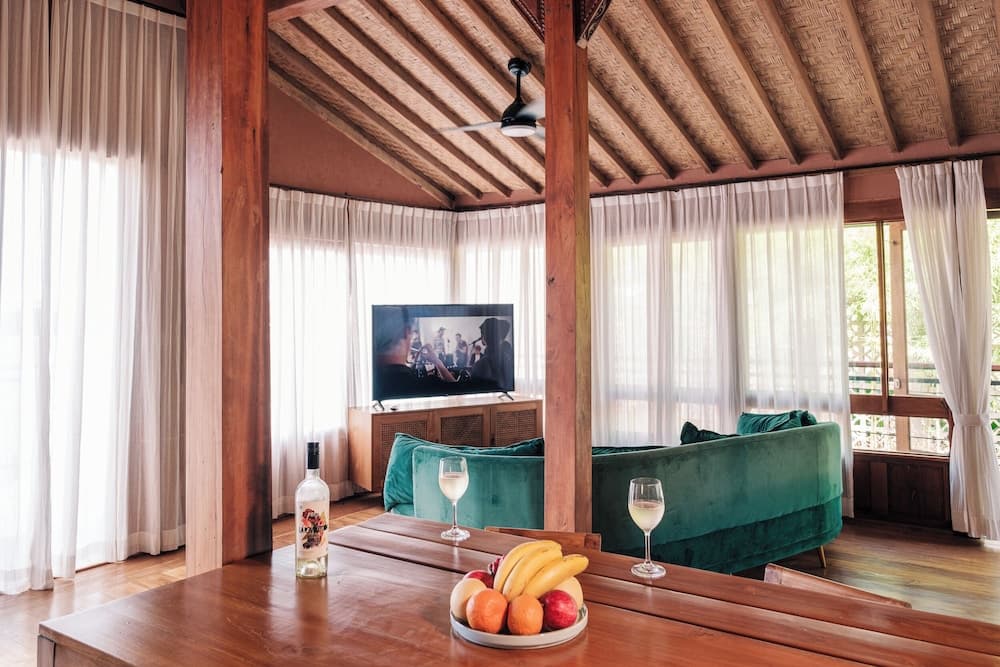 Joglo Adore, 3-Br Villa, Private Pool