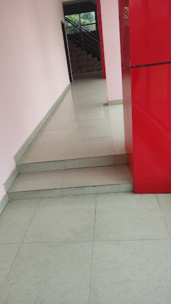 Goroomgo Aditya Grand Lucknow
