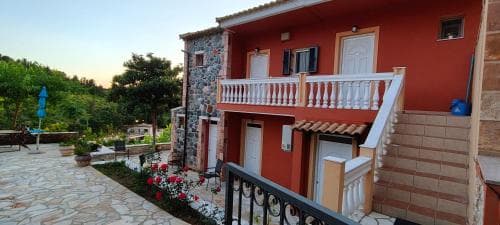 Edem Studios & Apartments