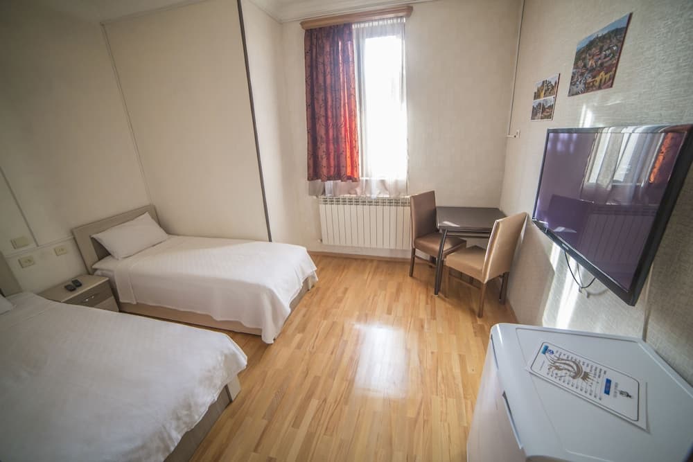 Hirmas Hotel
