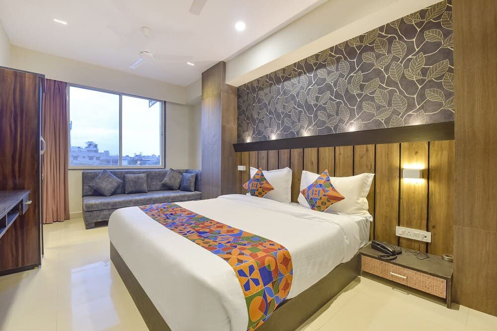 Hotel The Max Glory