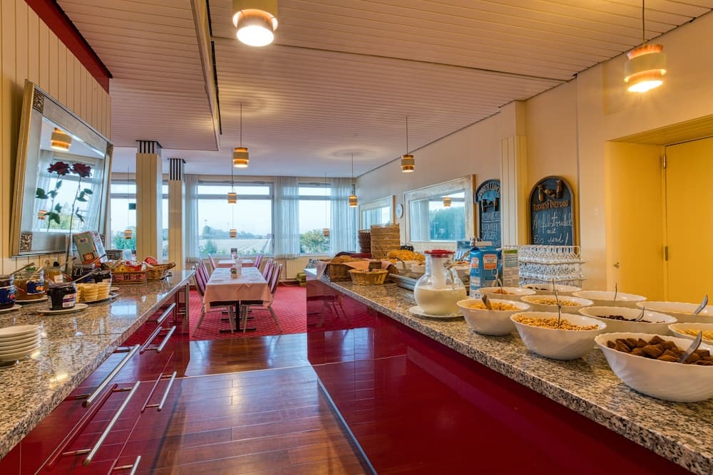 FF&E Hotel Dania