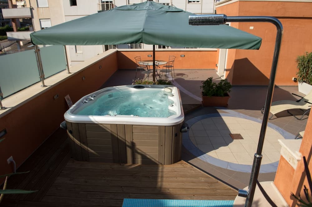 Artemis Hotel