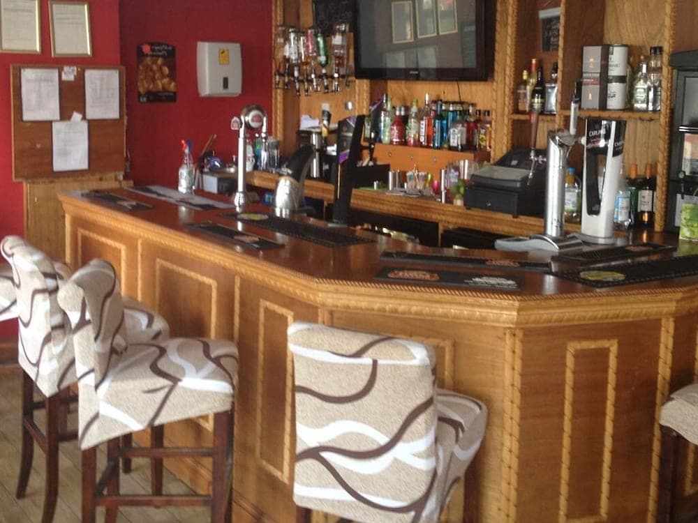 JJs Hotel & Bar