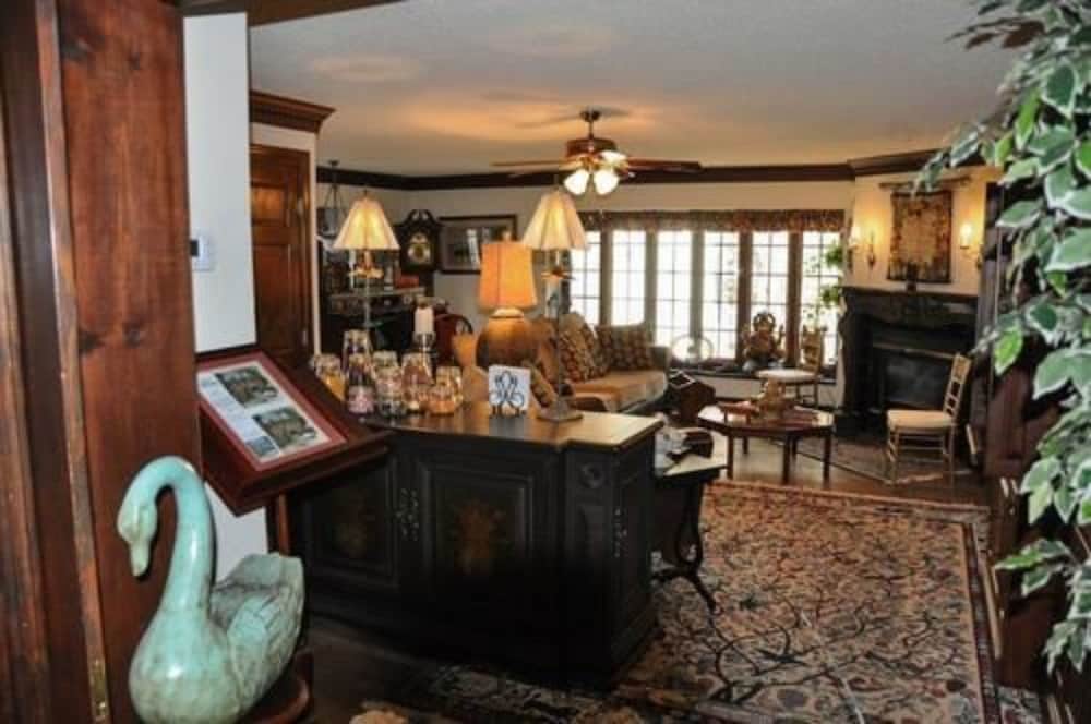 Williamsburg Sampler B & B