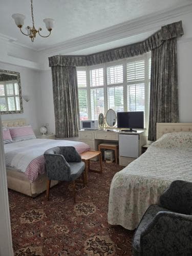 Shoreline B&B