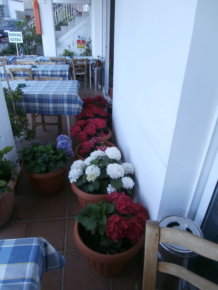 Elyssia Hotel