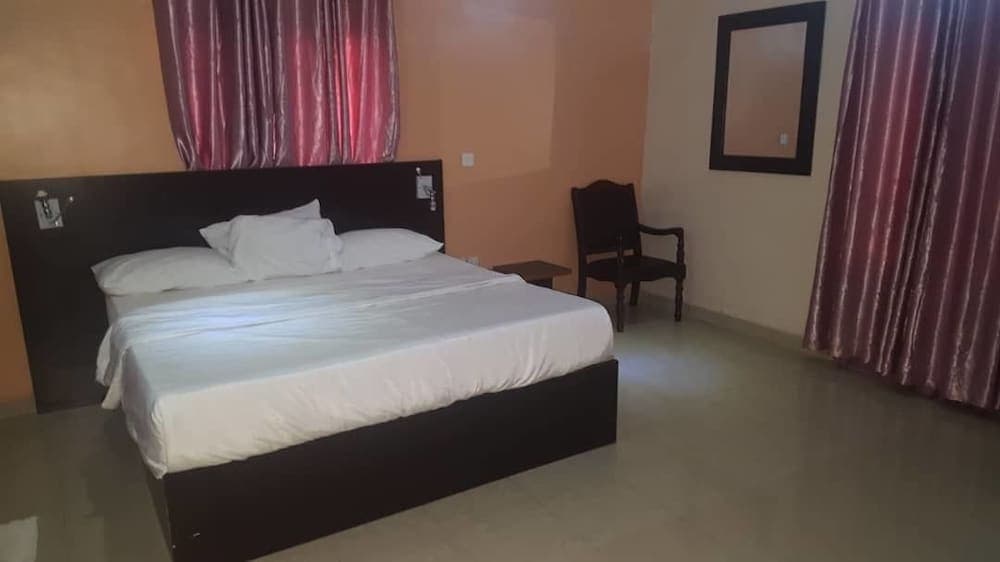 Sky Rose Hotel