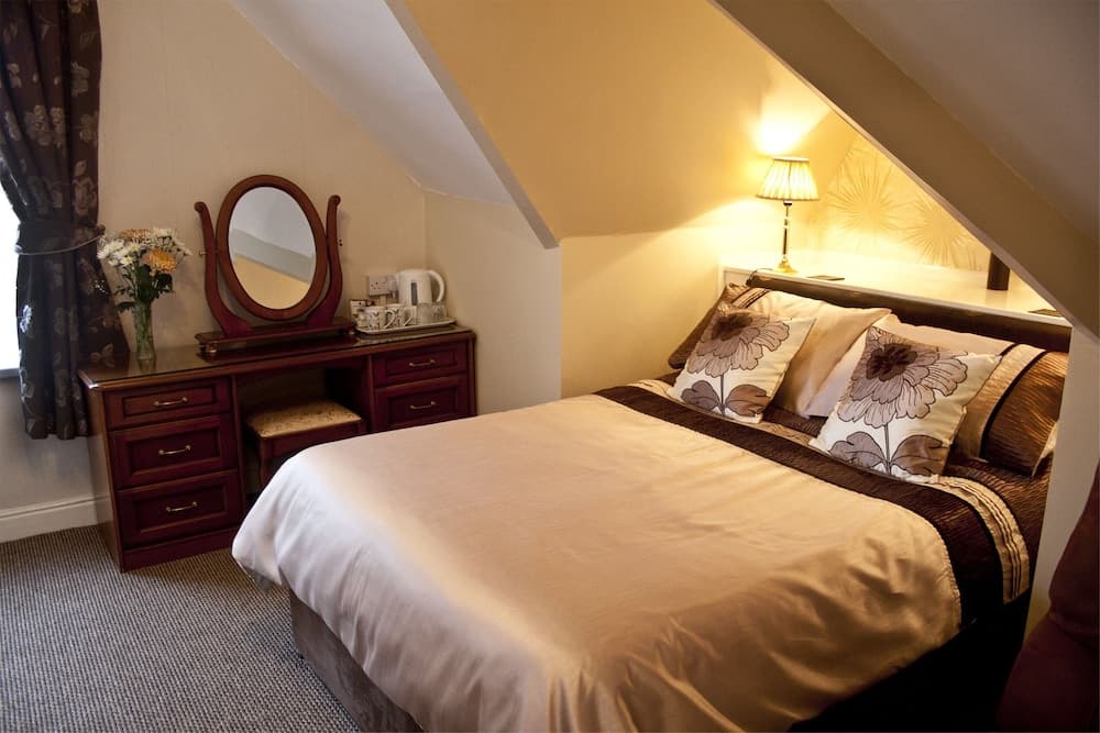 Linroy Guest House