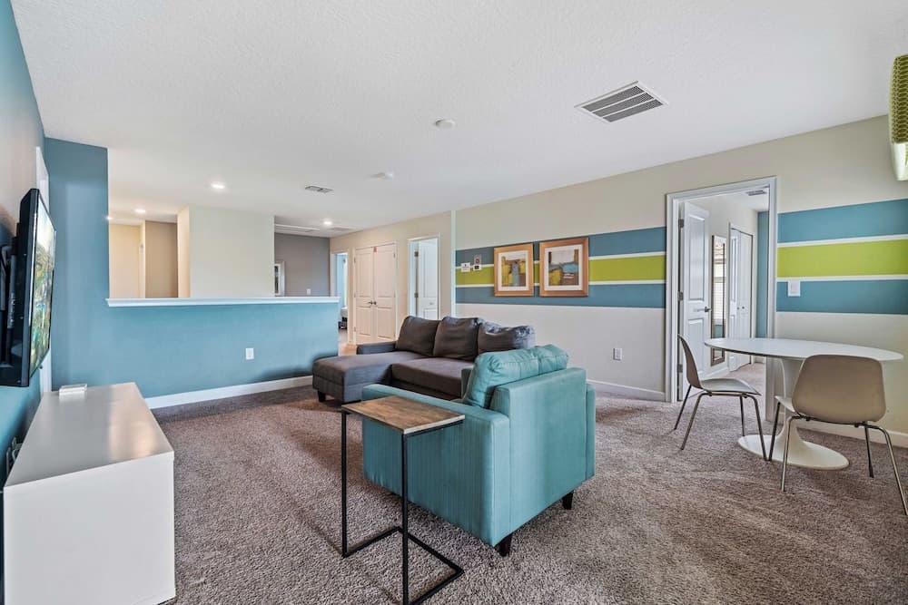 9046 Stinger Drive
