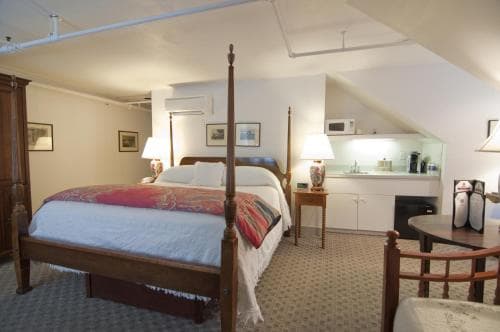 First Colony Inn