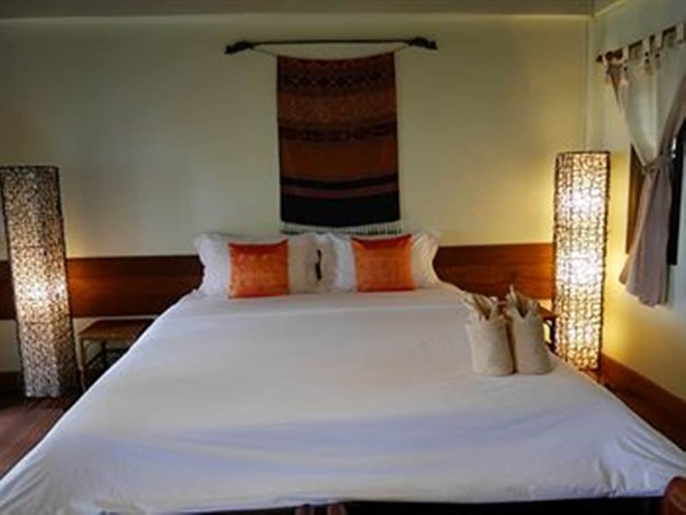 Sunset Cove Resort