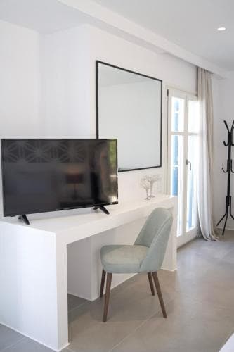 Alexandros Studios & Apartments
