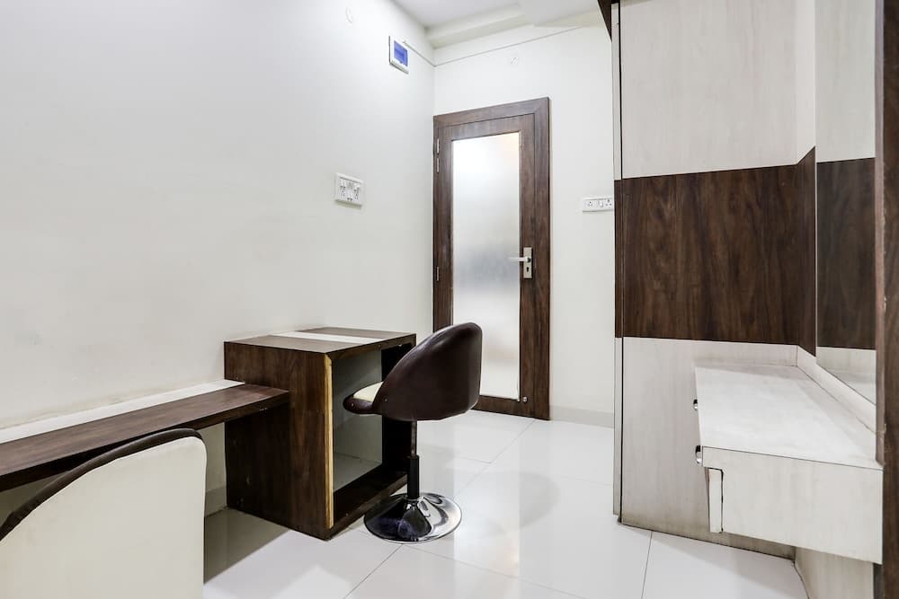 FabHotel Blue Star