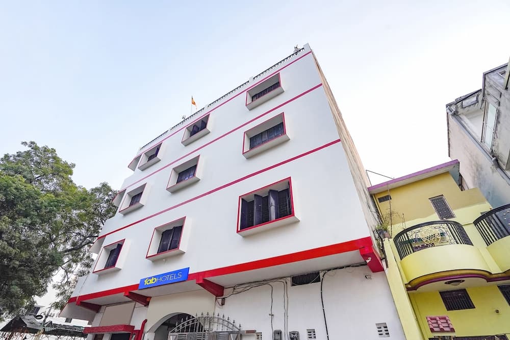 FabHotel Vairagi Inn