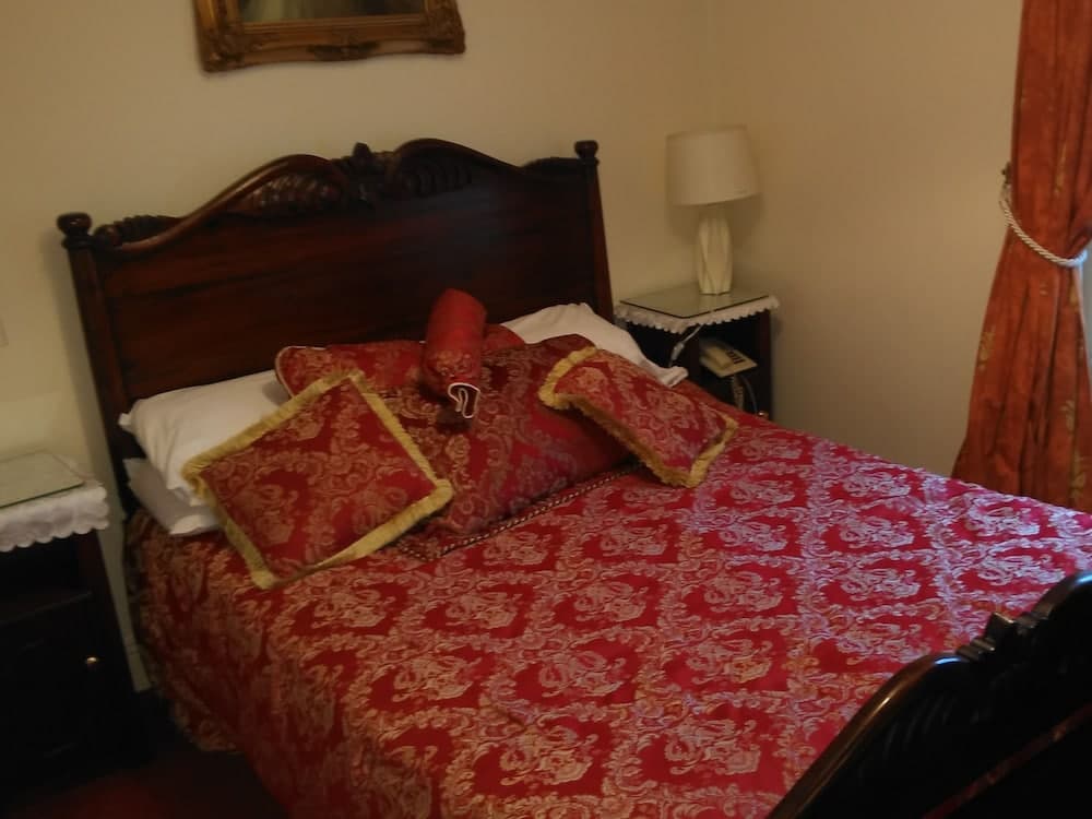 Fennessy s Hotel