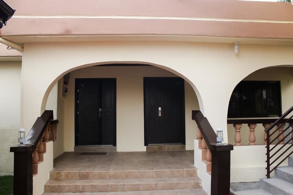 Rose Leat Elegant Bed & Breakfast