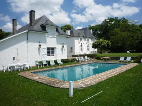 Clos Mirabel Manor