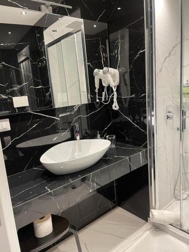 Th Luxury