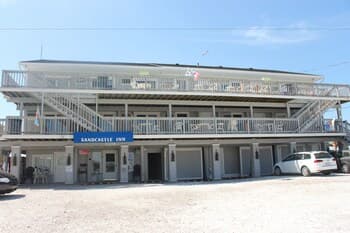 Sandcastle Beachfront Inn