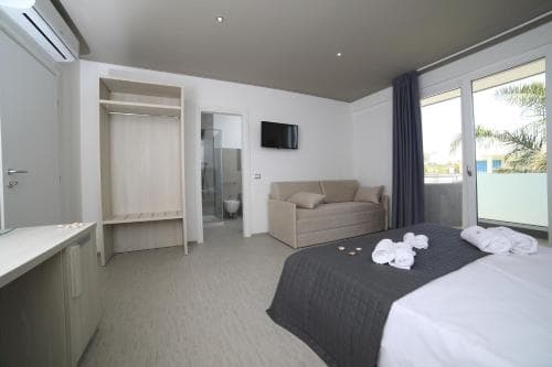 B & B Edonic