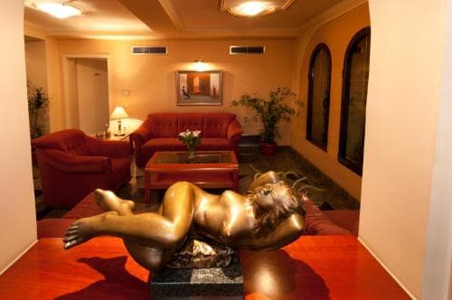Glam Hotel