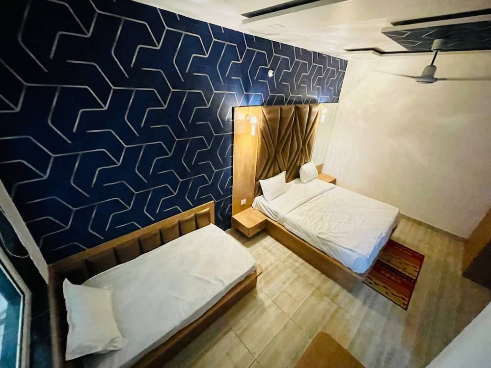 Hotel B P Emerald