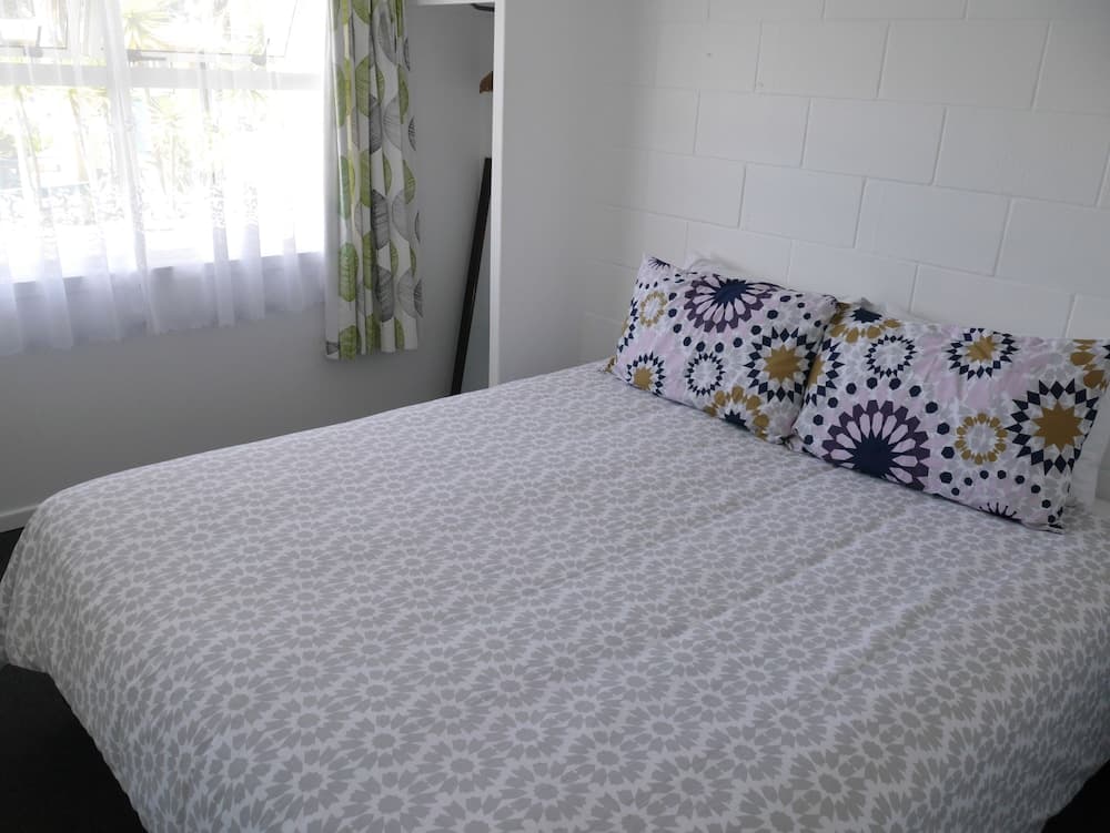 Raglan Palm Beach Motel