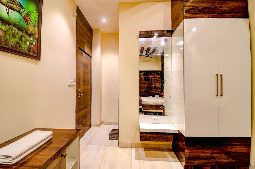 Fabhotel Abis Inn