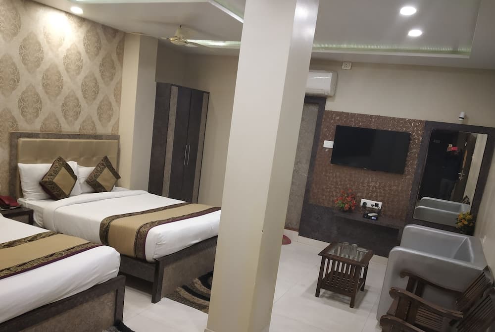 Hotel Aadesh Palace