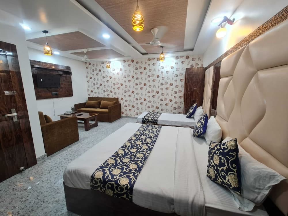 Hotel Vrindavan Palace