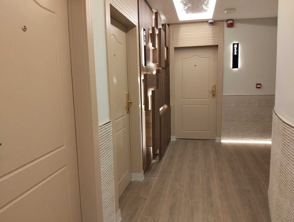 Captain s Hotel