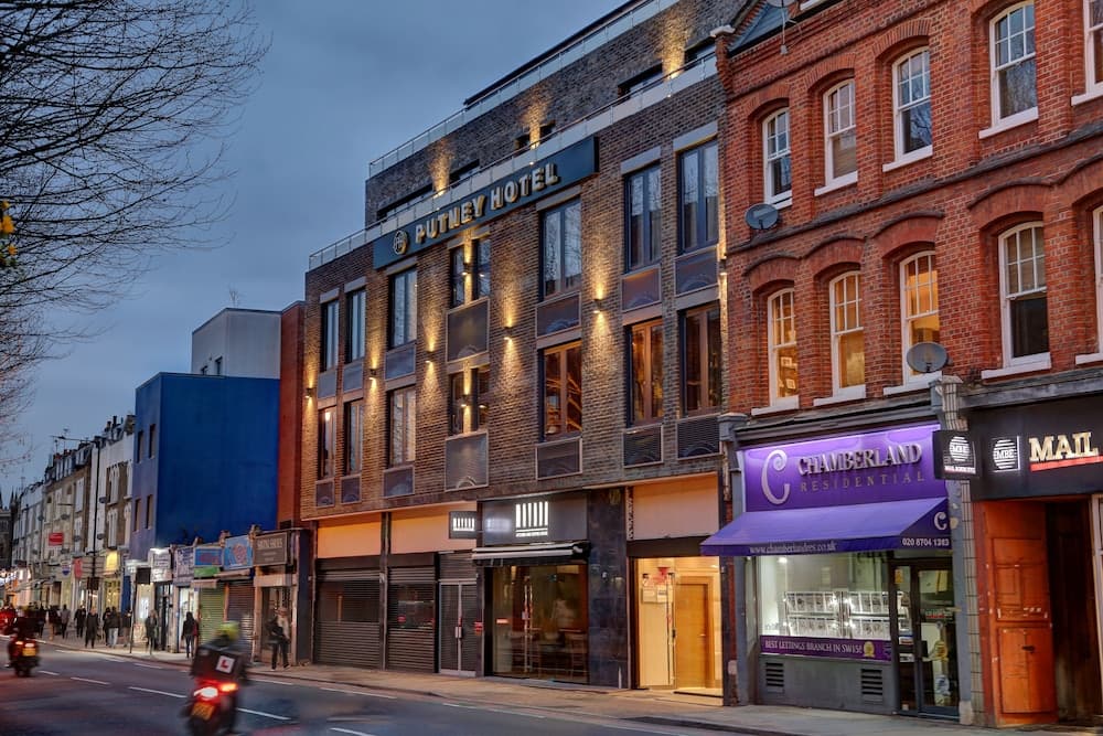 Putney Hotel