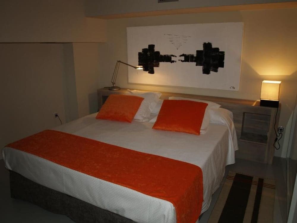 Eco Alcala Suites