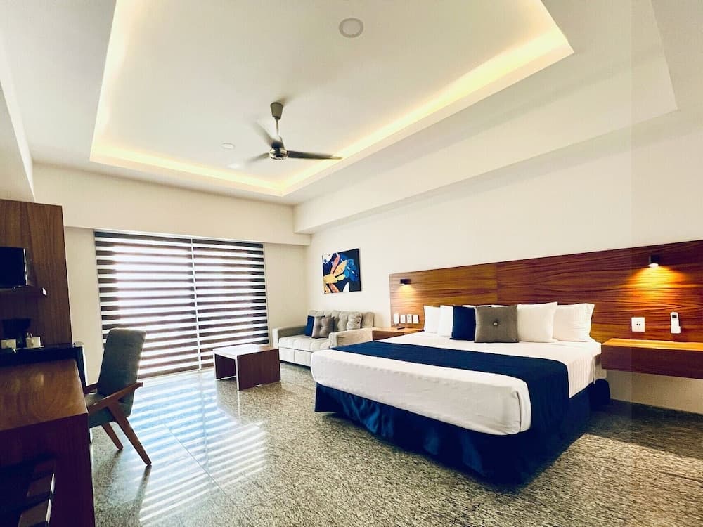 Los Picos Hotel & Suites Bucerias
