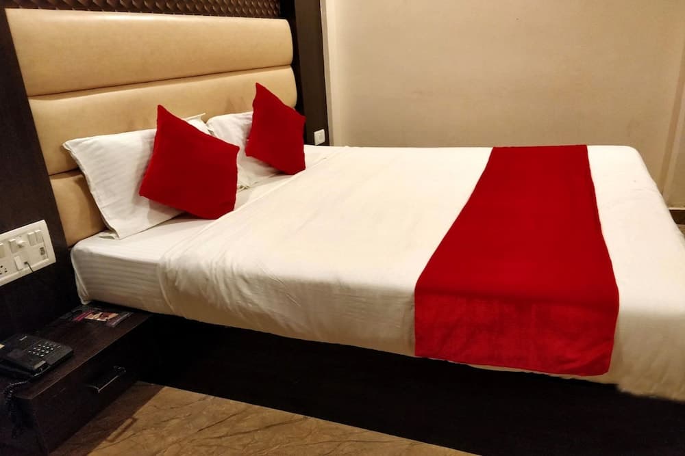 Goroomgo Alfa Charbhag Lucknow