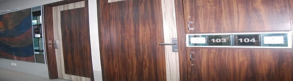Room Maangta 108 Thane West